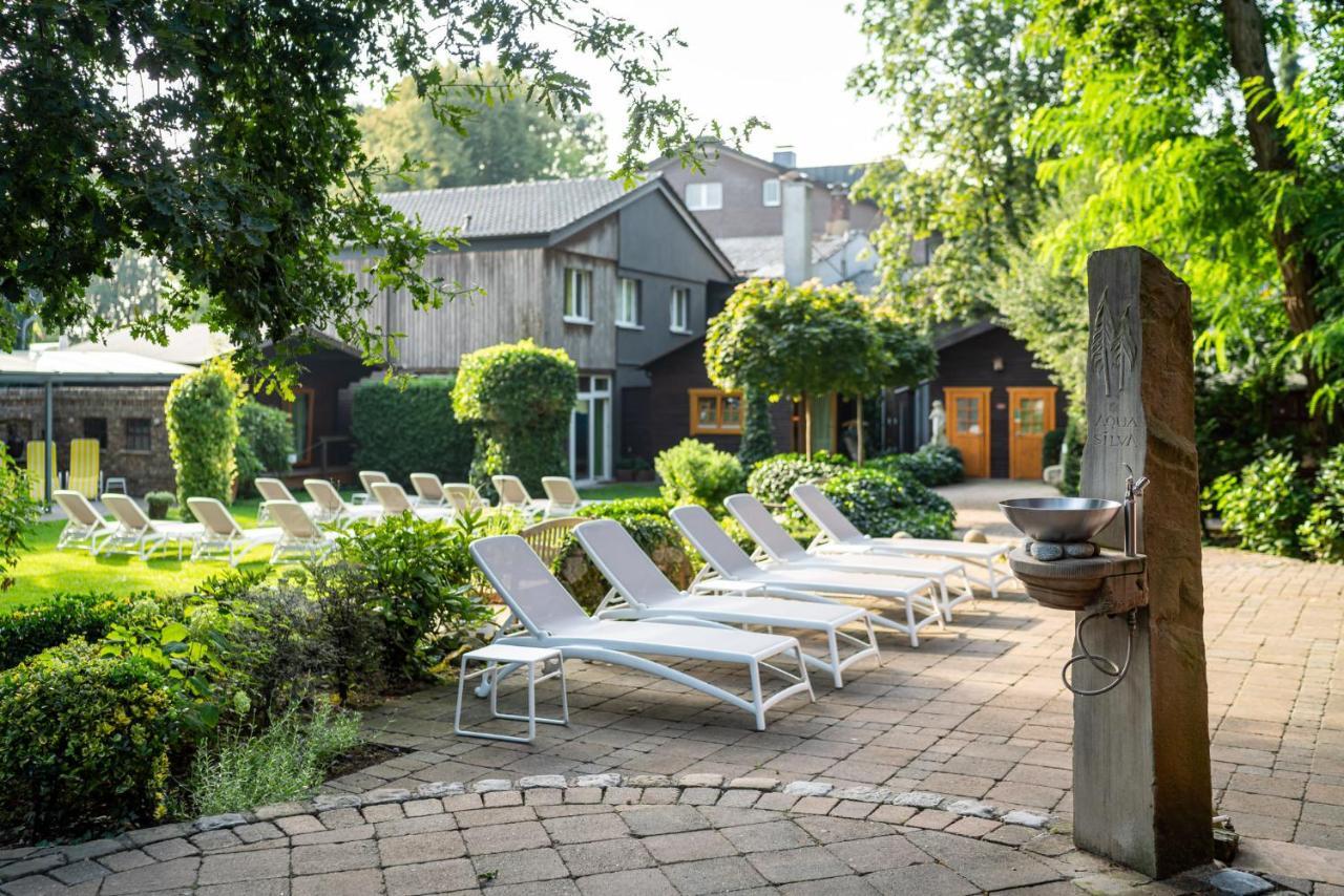 Waldhotel Tannenhaeuschen Везел Екстериор снимка
