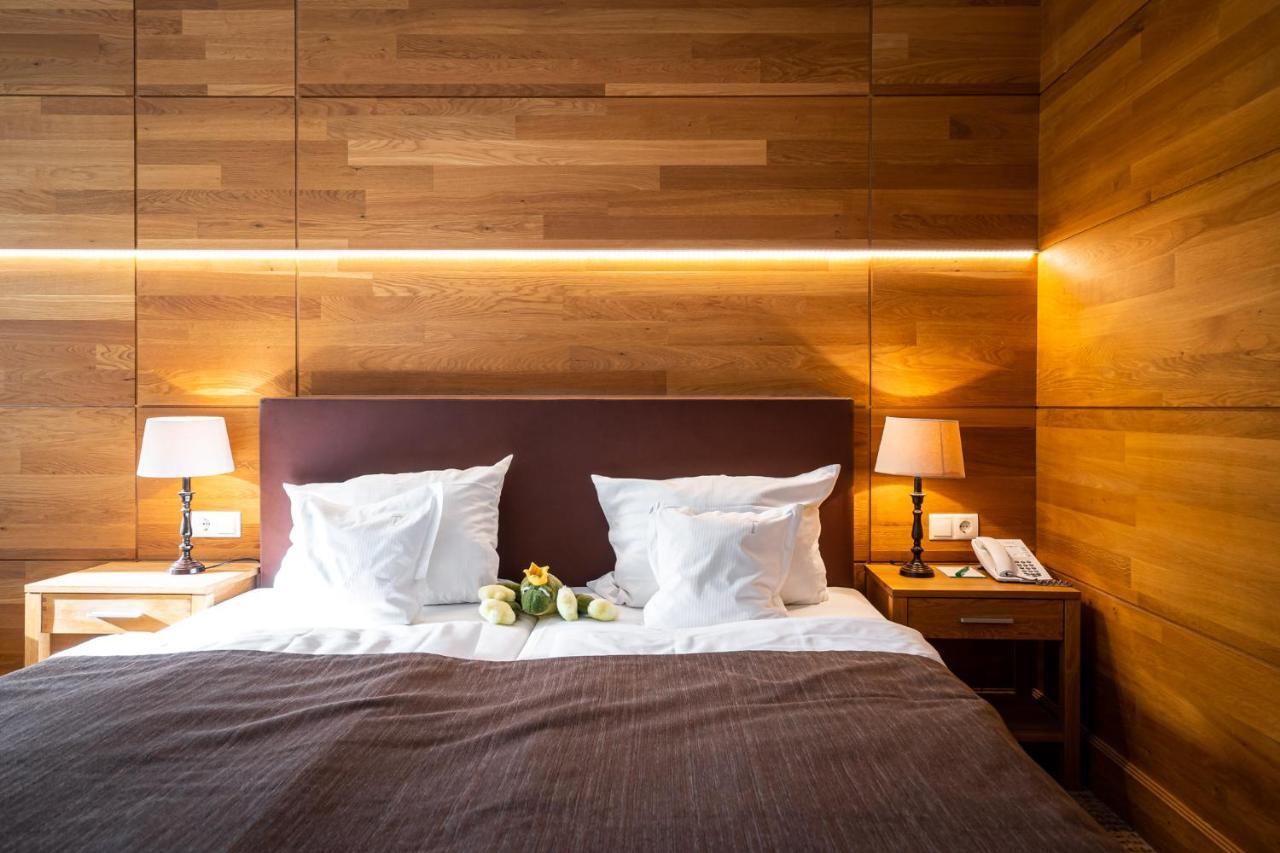 Waldhotel Tannenhaeuschen Везел Екстериор снимка